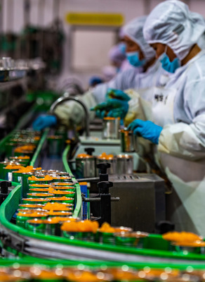 收入突破30亿！探秘湖北秭归柑橘“吃干榨尽”深加工之路